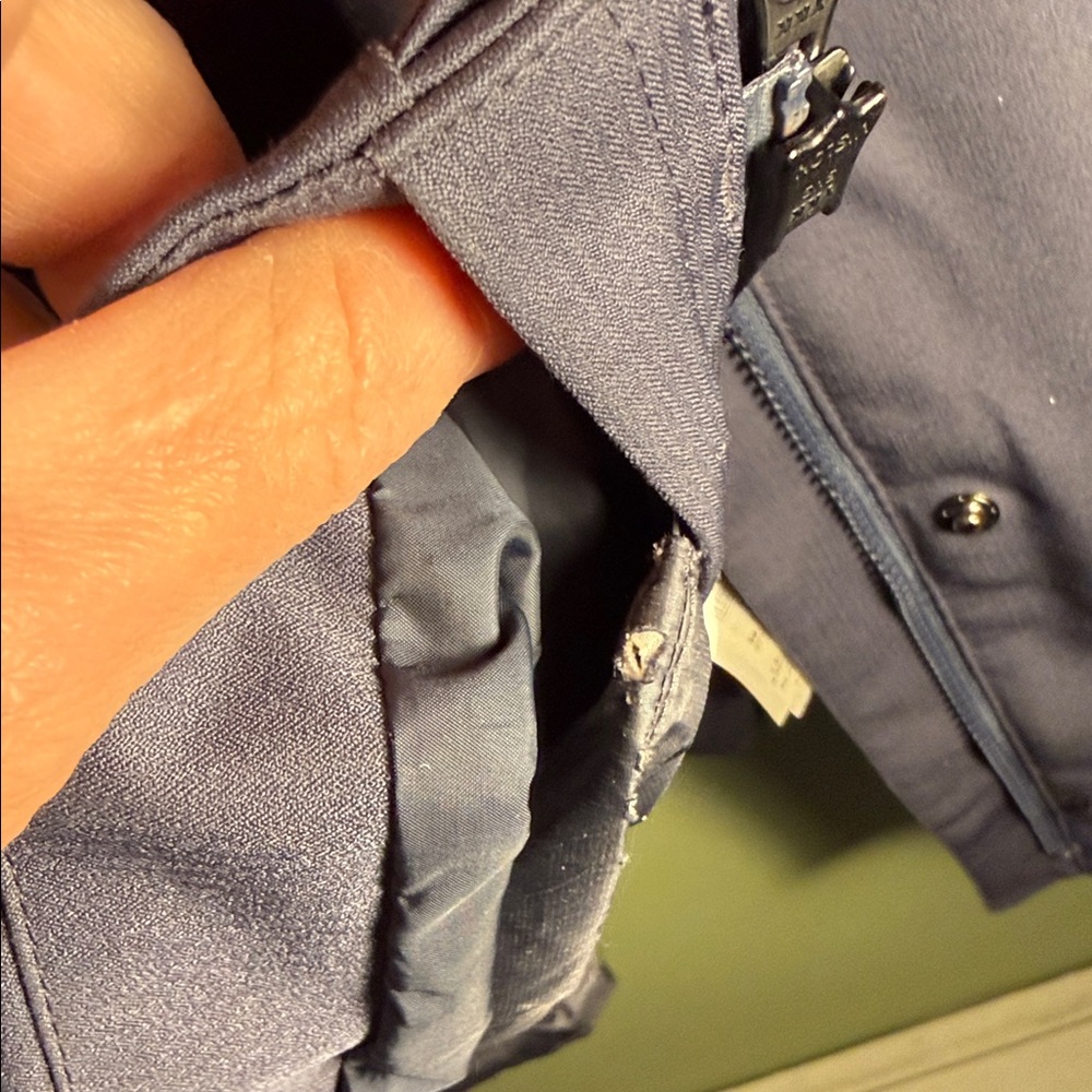 Patagonia Women's 3 in 1 Jacket Dark Blue - Picture 8 of 16